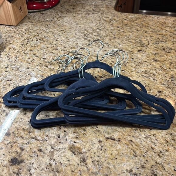 A dozen luxury Velvet Children’s blue hangers - Picture 2 of 5